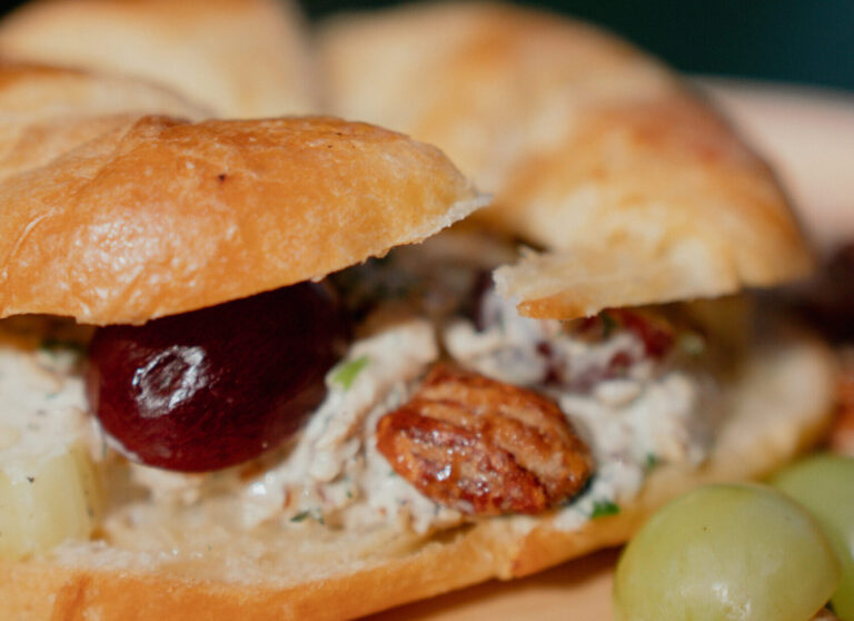 lux cafe sandwich
